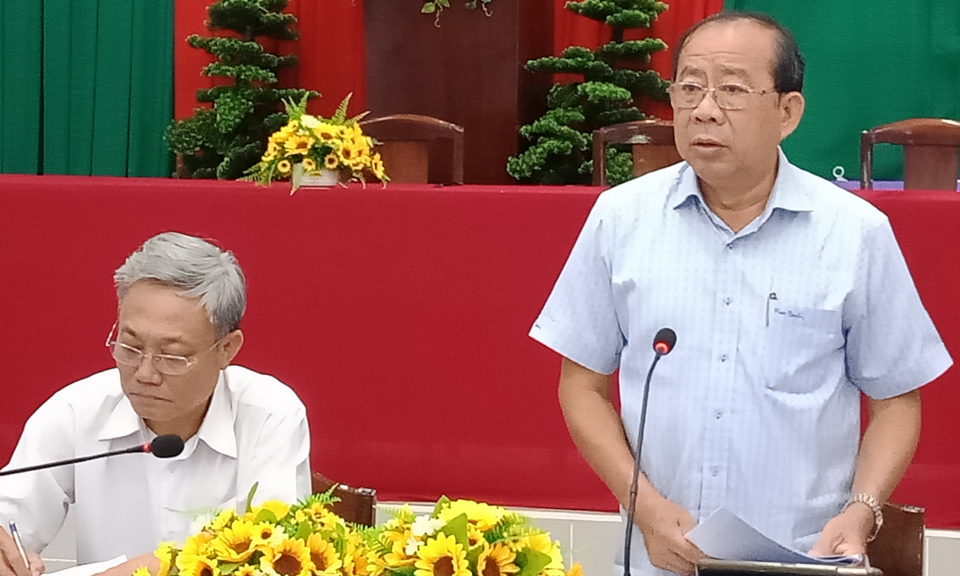 Đoàn kiểm tra, giám sát xây dựng nông thôn mới của tỉnh làm việc tại huyện Thạnh Hóa