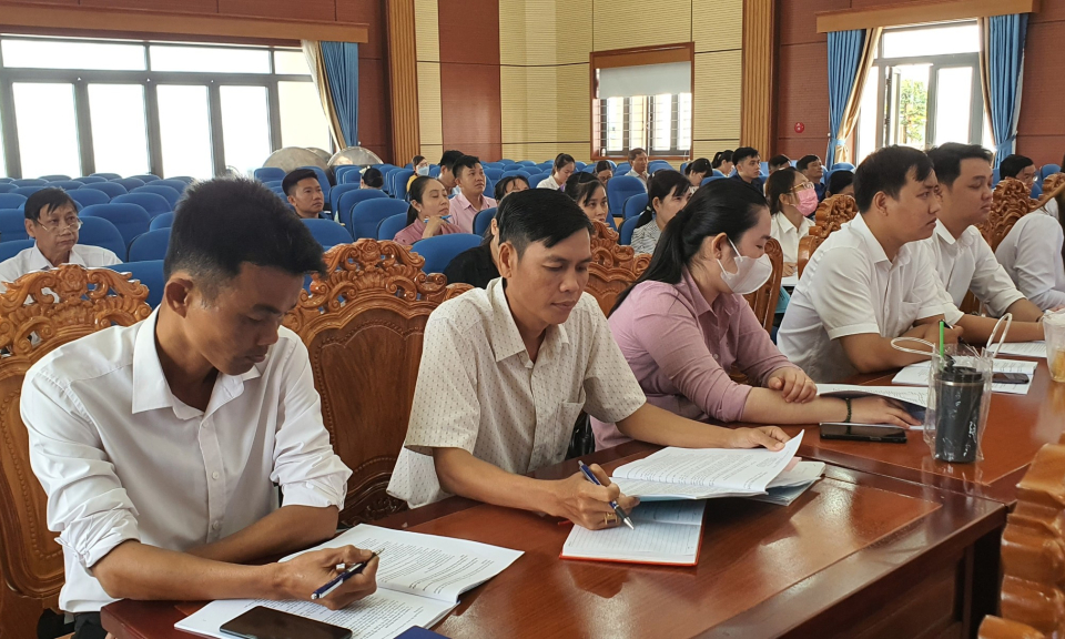 Tân Thạnh tập huấn công tác văn phòng cấp ủy năm 2023