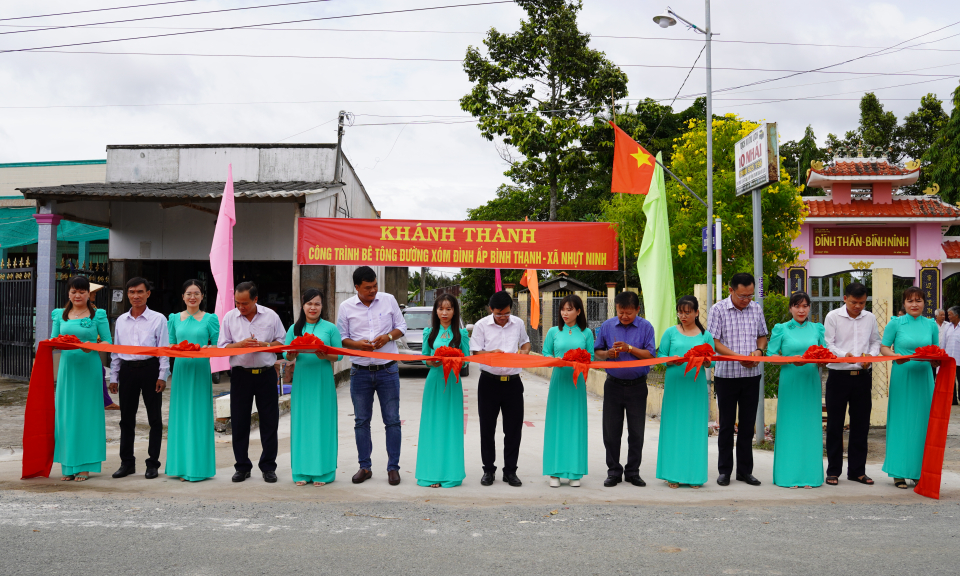 Tân Trụ khánh thành, đưa vào sử dụng tuyến đường giao thông nông thôn