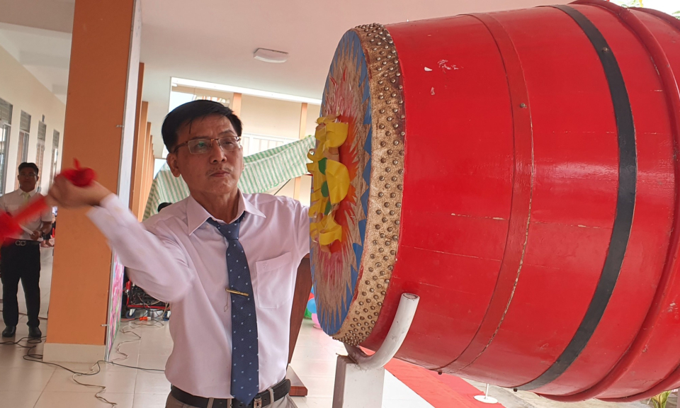 Tân Thạnh Trường THCS - THPT Hậu Thạnh Đông khai giảng năm học mới