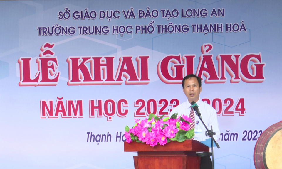 Lãnh đạo HĐND tỉnh Long An dự lễ khai giảng năm học 2023-2024 tại Thạnh Hóa