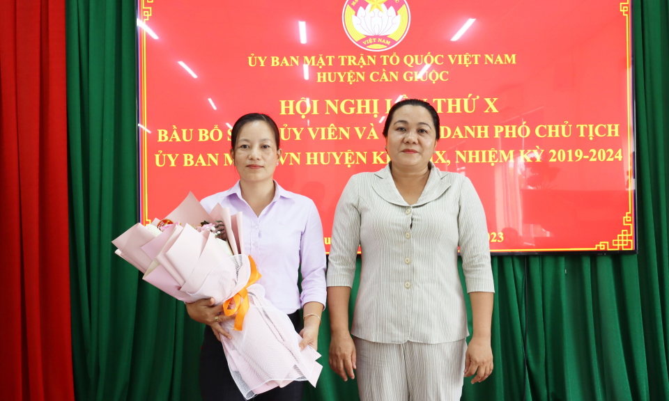 Bà Nguyễn Thị Ngọc Duyên giữ chức vụ Phó Chủ tịch Ủy ban Mặt trận Tổ quốc Việt Nam huyện Cần Giuộc