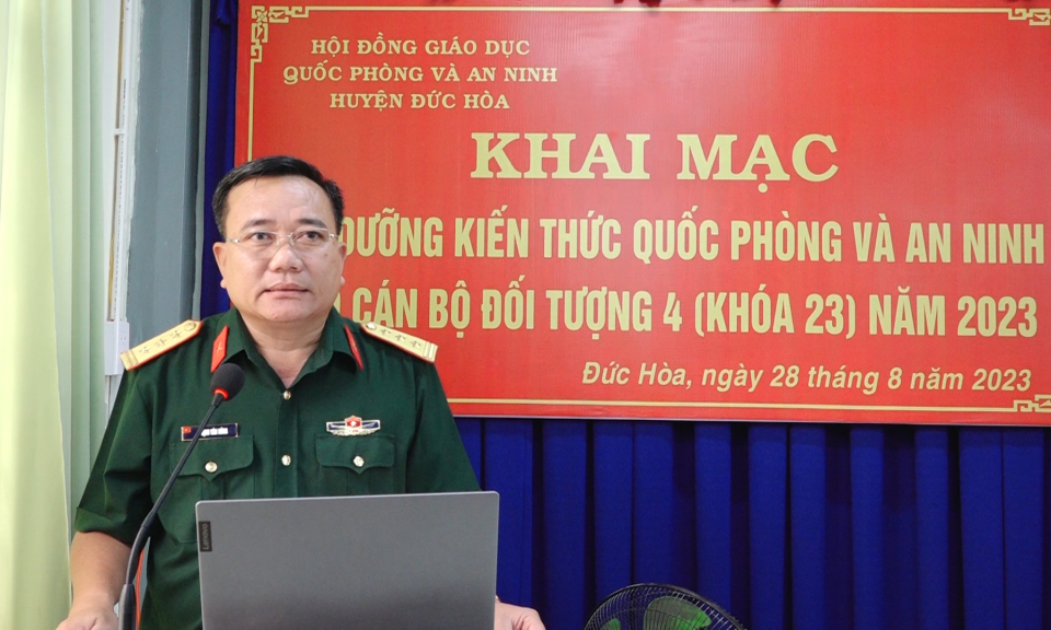 Đức Hoà tổ chức cập nhật kiến thức quốc phòng và an ninh cho cán bộ thuộc đối tượng 4