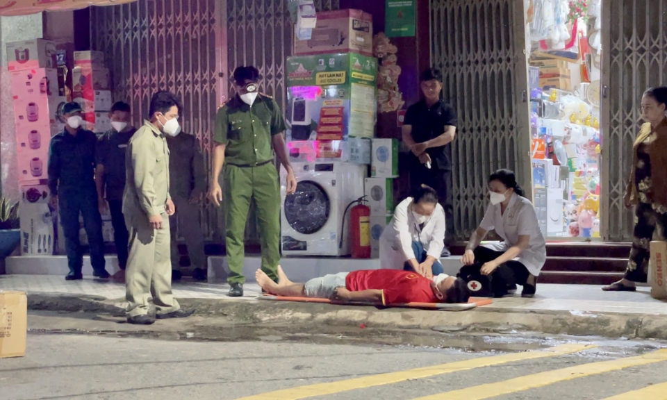 Tân Hưng diễn tập phương án chữa cháy và cứu nạn, cứu hộ tại Tổ liên gia an toàn phòng cháy chữa cháy