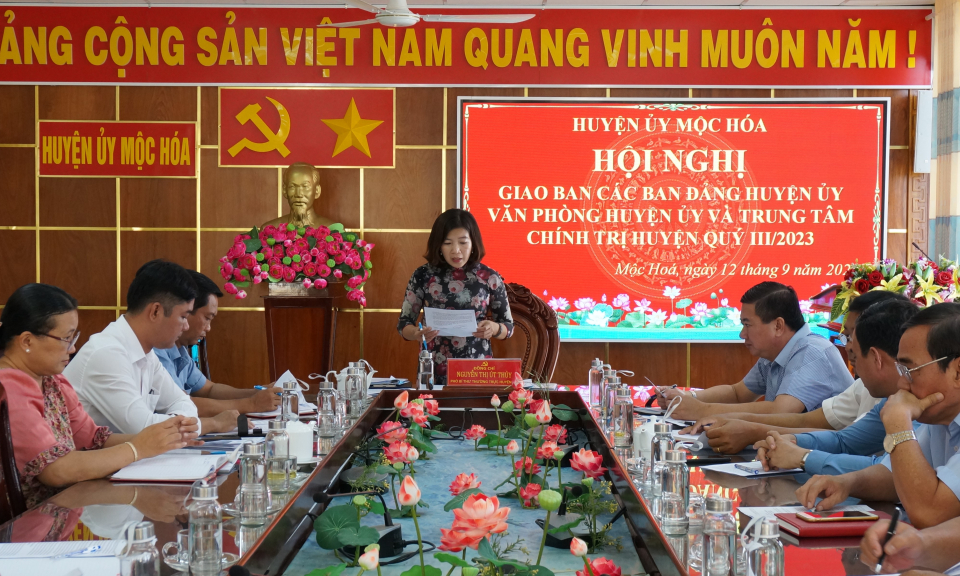 Mộc Hóa: Hội nghị giao ban các ban Đảng thuộc huyện ủy