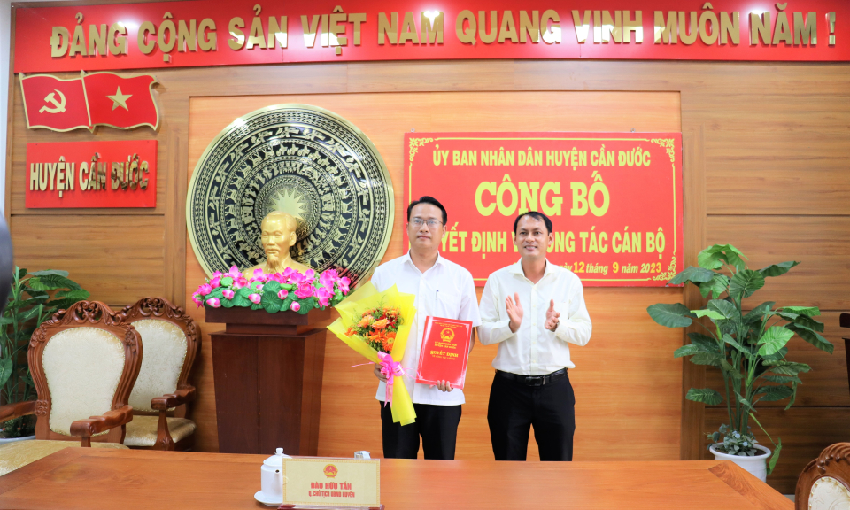 Cần Đước: Bổ nhiệm chức vụ chức vụ Trưởng Phòng Tài nguyên và Môi trường