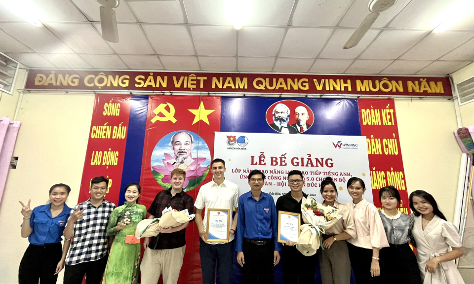 Đức Hòa bế giảng lớp nâng cao năng lực số 5.0 cho cán bộ Đoàn - Hội