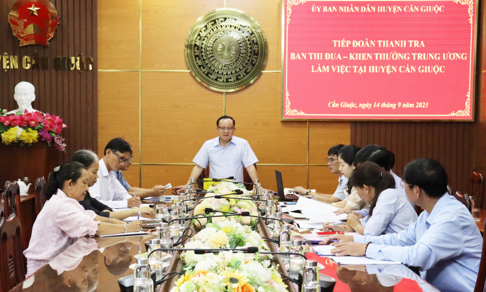 Ban Thi đua - Khen thưởng Trung ương làm việc với huyện Cần Giuộc
