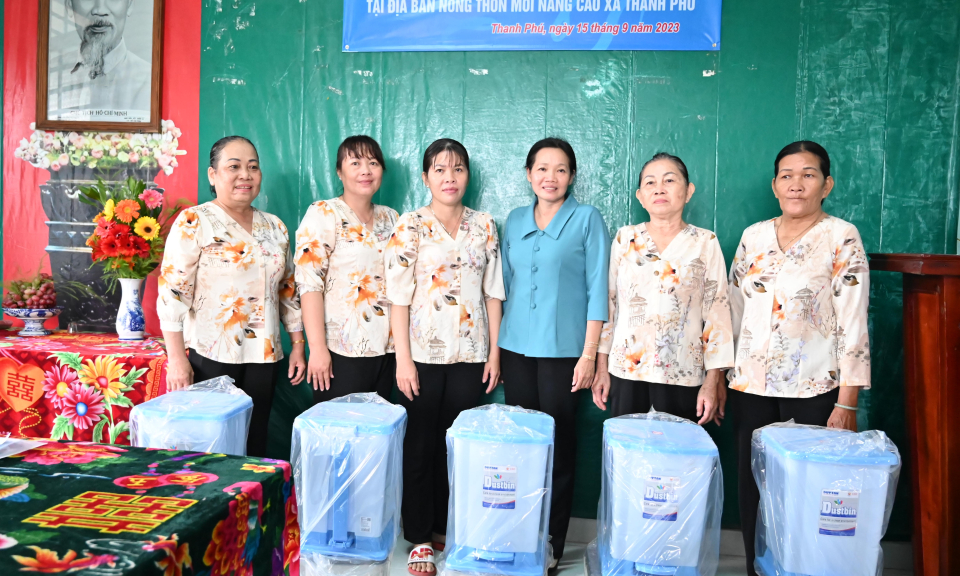 Bến Lức ra mắt mô hình điểm “Gia đình 5 có, 3 sạch”