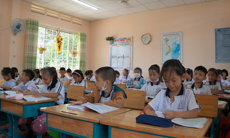Tân Trụ chủ động phòng dịch đau mắt đỏ tại cơ sở giáo dục