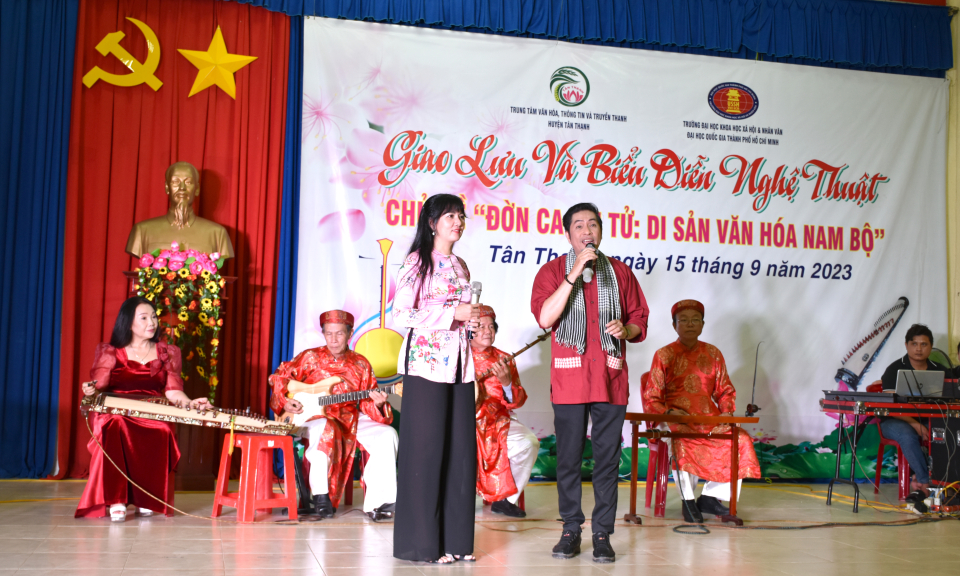 Trường Đại học Khoa học Xã hội và Nhân văn Thành phố Hồ Chí Minh giao lưu Đờn ca tài tử tại huyện Tân Thạnh