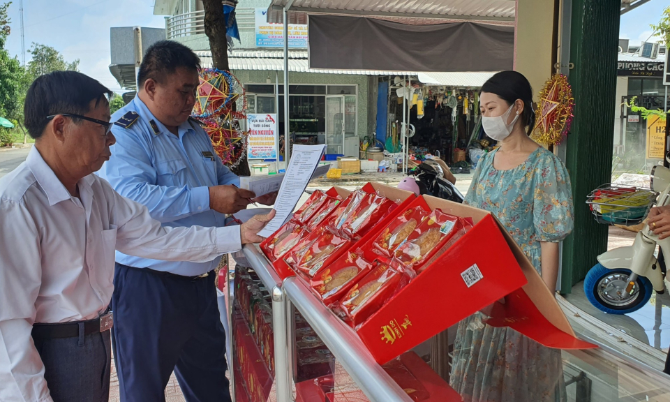 Tân Thạnh kiểm tra an toàn thực phẩm dịp Tết Trung thu năm 2023