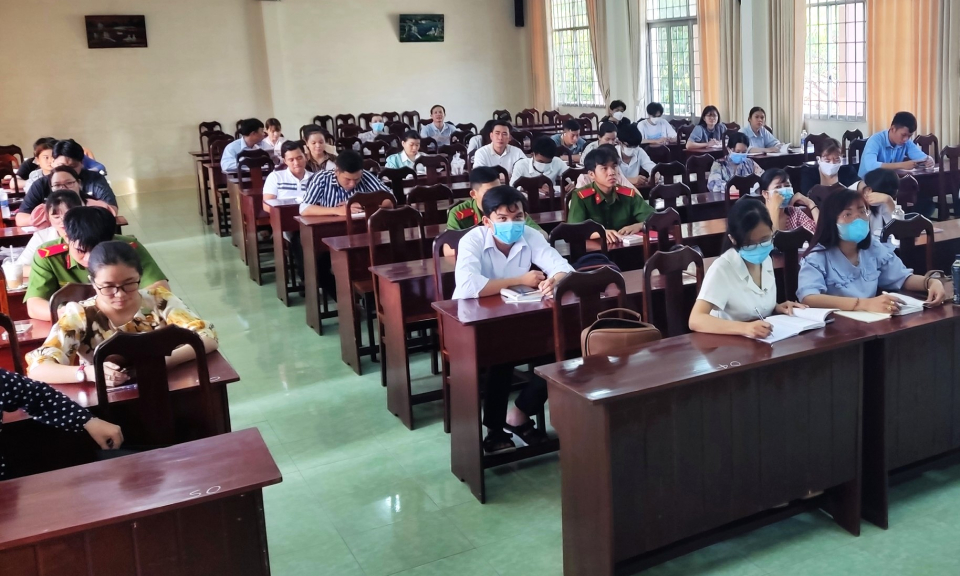 Cần Đước tổ chức lớp đối tượng Đảng khóa III/ 2023