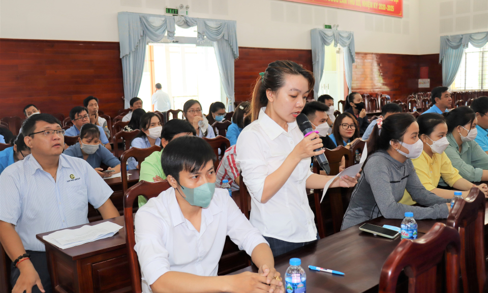 Bí thư Huyện ủy Cần Đước đối thoại với công nhân lao động năm 2023