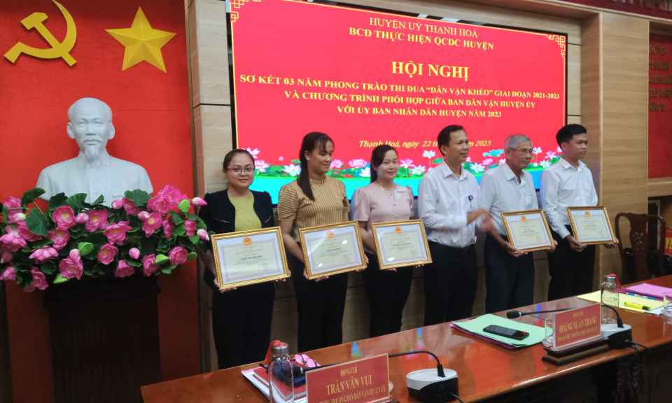 Thạnh Hóa sơ kết 03 năm Phòng trào thi đua “Dân vận khéo”