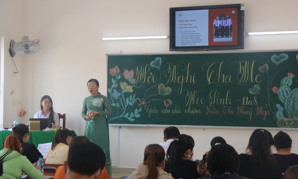 Hội nghị cha mẹ học sinh lần 1 tại Trường THPT Nguyễn Trung Trực - Bến Lức