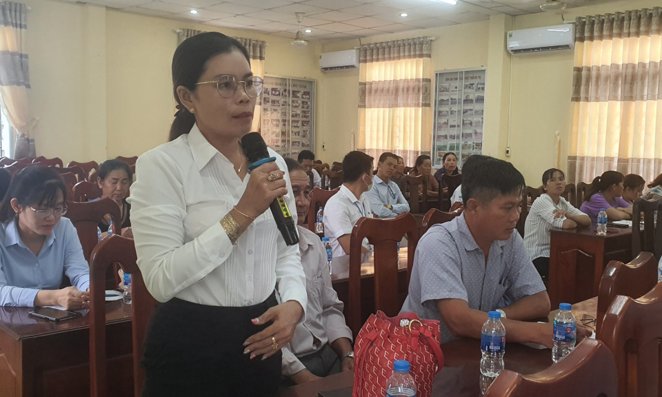  Chủ tịch UBND huyện Tân Thạnh đối thoại với người dân và doanh nghiệp về giải quyết thủ tục hành chính năm 2023