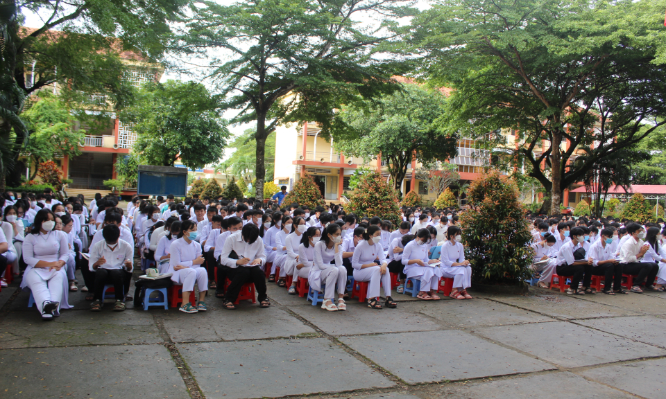 Đức Huệ tuyên truyền giáo dục pháp luật về ATGT, phòng chống ma túy và phòng cháy chữa cháy trong học đường