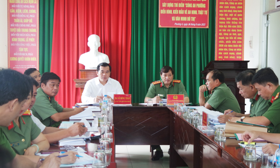 Công an tỉnh kiểm tra thí điểm “Công an phường điển hình, kiểu mẫu về an ninh, trật tự và văn minh đô thị” tại thành phố Tân An
