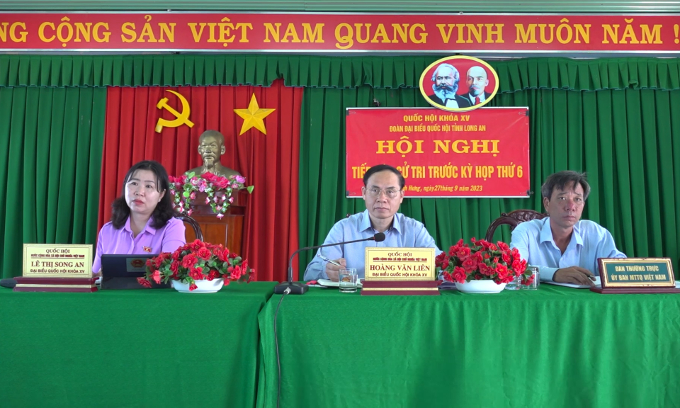 Đại biểu Quốc hội tiếp xúc cử tri huyện Tân Hưng