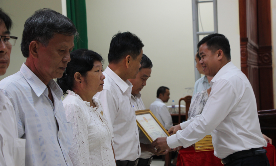 Thủ Thừa họp mặt Bí thư chi bộ, Trưởng ấp, khu phố và Trưởng ban công tác mặt trận ấp, khu phố trên địa bàn huyện