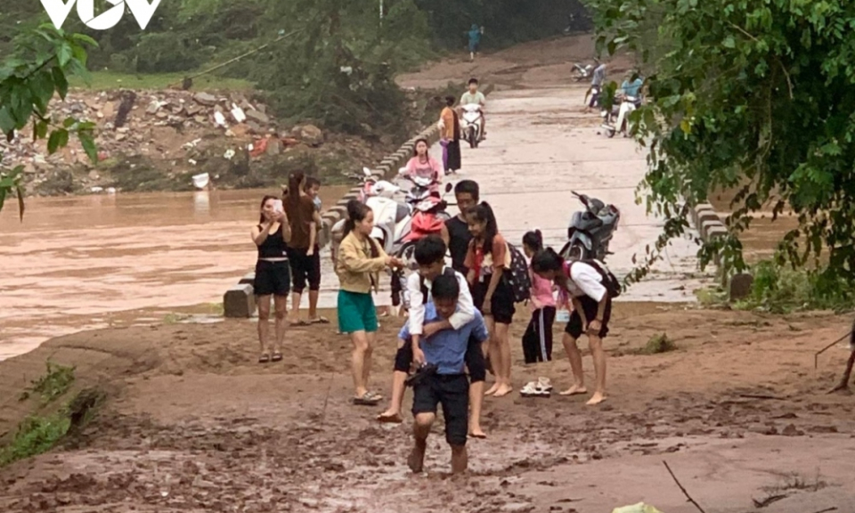 Thủ tướng yêu cầu các địa phương khẩn trương ứng phó, khắc phục hậu quả mưa lũ