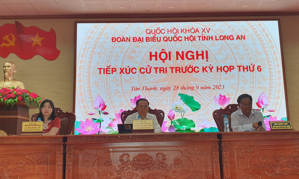 Tân Thạnh: Đại biểu Quốc hội tiếp xúc cử tri
