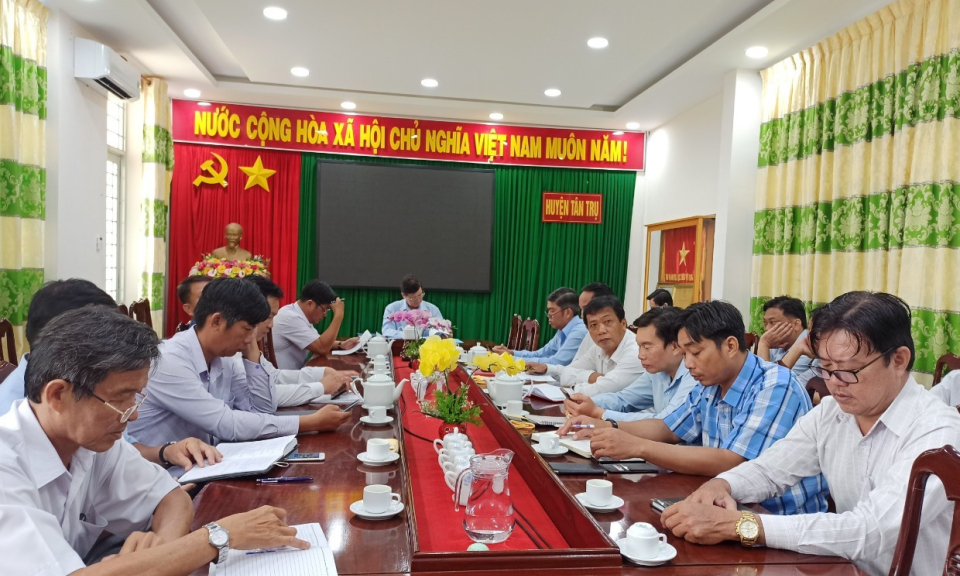 Tân Trụ hội nghị trực tuyến sơ kết sản xuất trồng trọt năm 2023, triển khai kế hoạch sản xuất vụ Đông Xuân năm 2023 - 2024