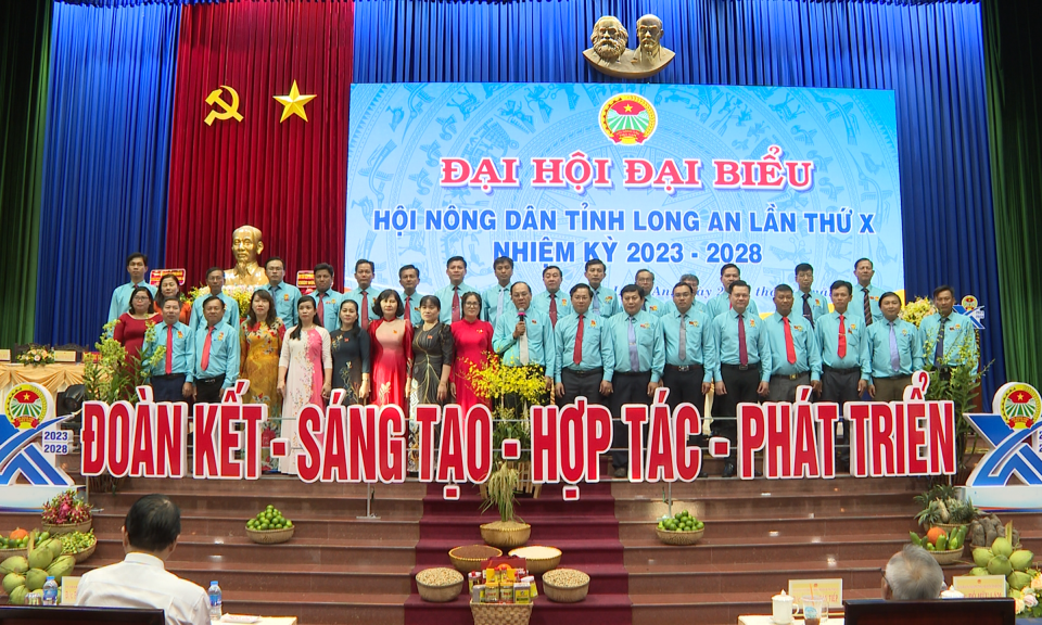 Đồng chí Lê Văn Hùng tái đắc cử chức danh Chủ tịch Hội Nông dân tỉnh Long An khóa X
