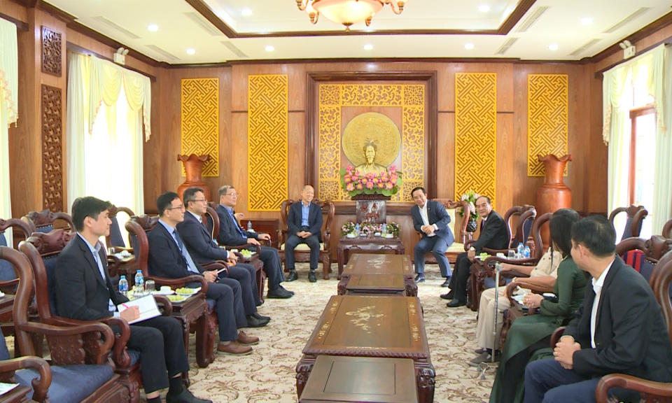 Lãnh đạo tỉnh tiếp Tập đoàn COBI nhân dịp trao học bổng cho học sinh, sinh viên vượt khó hiếu học