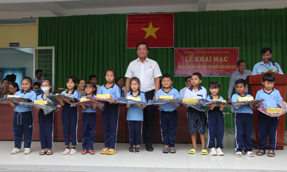 Thủ Thừa phát động Tuần lễ hưởng ứng học tập suốt đời năm 2023