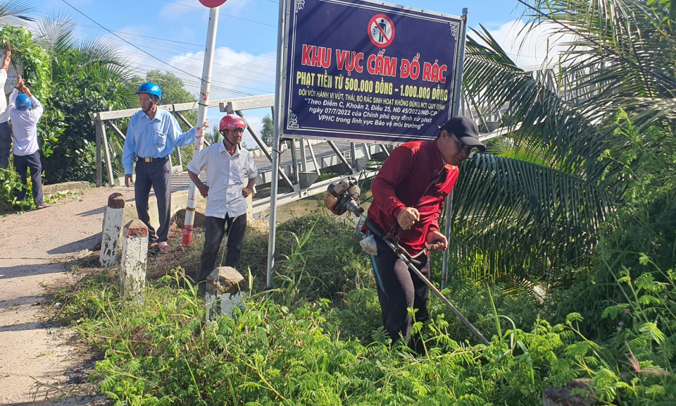Tân Thạnh phát động bảo vệ môi trường xây dựng Nông thôn mới
