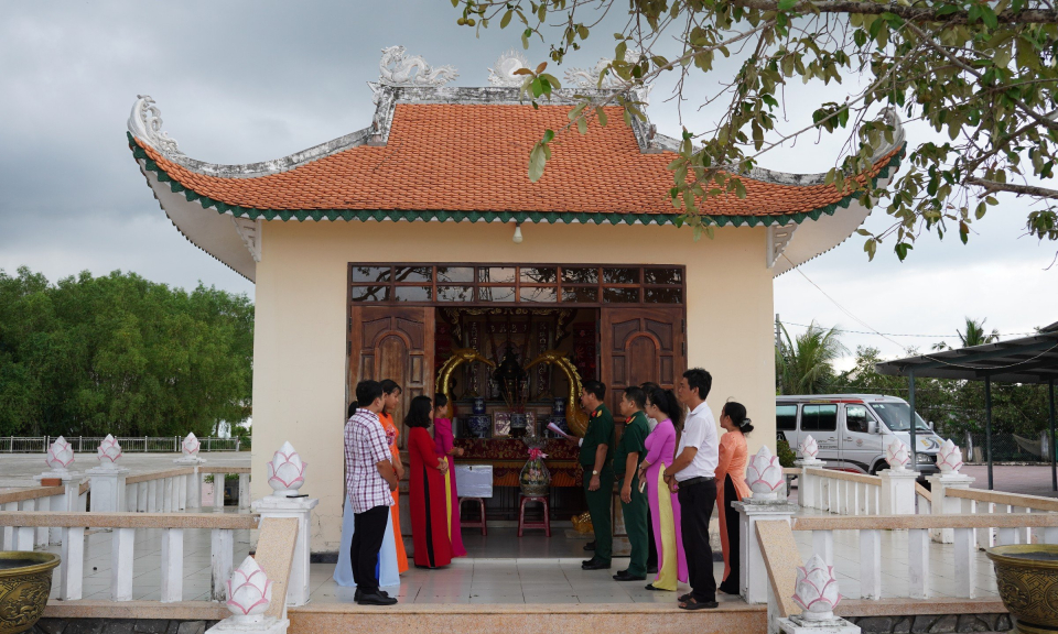 Ủy ban Kiểm tra Huyện ủy Tân Trụ về nguồn, họp mặt ôn lại truyền thống ngành
