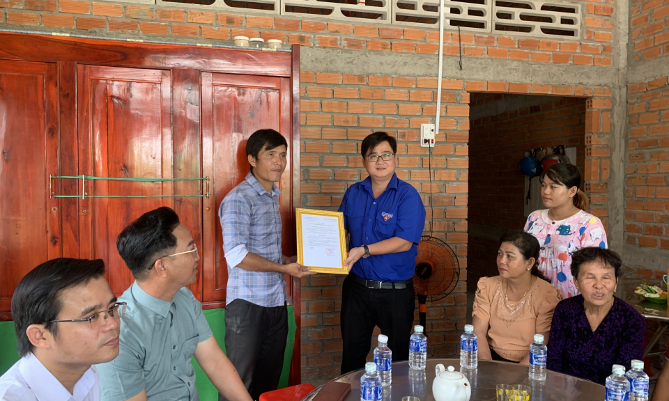 Vĩnh Hưng bàn giao “Ngôi nhà hạnh phúc” tại xã Thái Trị