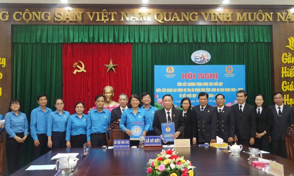 Liên đoàn Lao động tỉnh và Tòa án Nhân dân tỉnh ký kết phối hợp