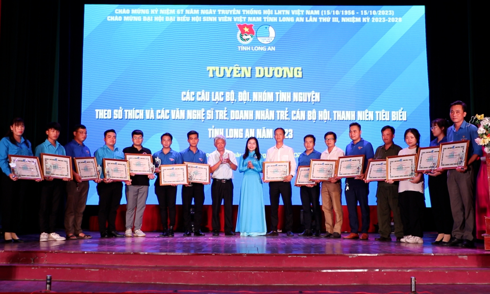 Liên hoan các câu lạc bộ, nhóm tình nguyện tiêu biểu trên các lĩnh vực