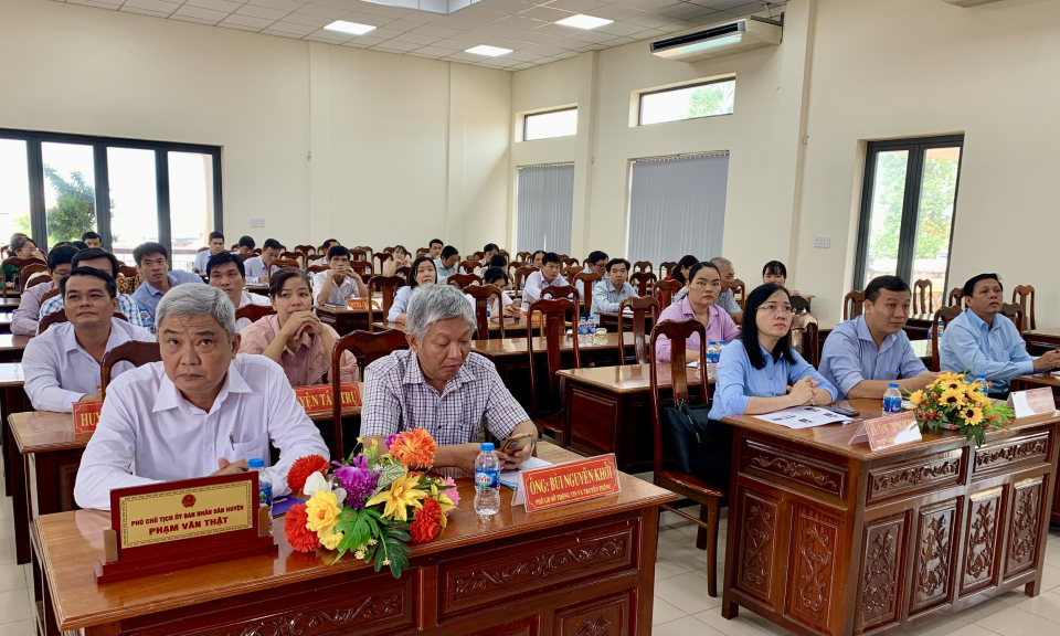 Huyện Châu Thành tổ chức Hội nghị tọa đàm về “Giải pháp chuyển đổi số”