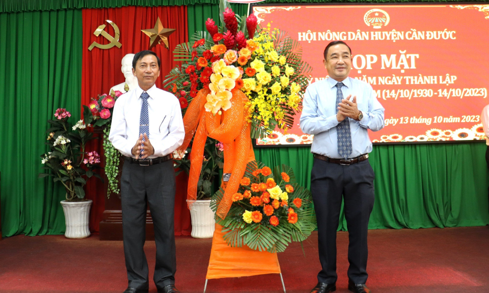 Cần Đước họp mặt kỷ niệm 93 năm ngày thành lập Hội Nông dân Việt Nam