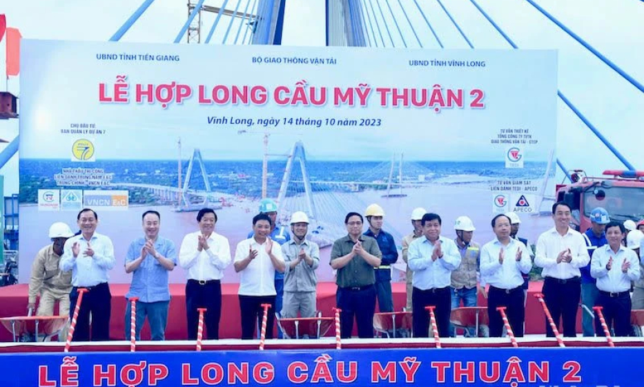 Thủ tướng Phạm Minh Chính dự Lễ hợp long nhịp chính cầu Mỹ Thuận 2