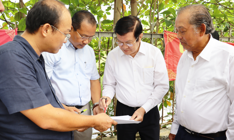 Nguyên Chủ tịch nước - Trương Tấn Sang  khảo sát hỗ trợ xây trường học tại huyện Cần Giuộc