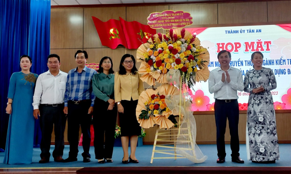 Thành phố Tân An họp mặt kỷ niệm 75 năm Ngày truyền thống ngành Kiểm tra Đảng