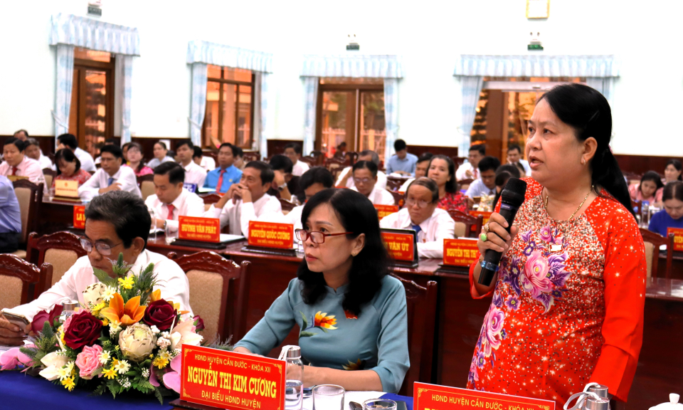 Hội đồng Nhân dân huyện Cần Đước tổ chức Phiên chất vấn giữa hai kỳ họp