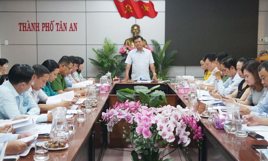 Kiểm tra tiến độ thực hiện đô thị văn minh tại thành phố Tân An