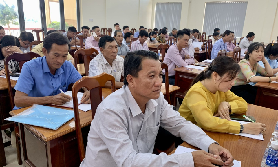 Châu Thành tập huấn công tác điều tra, rà soát hộ nghèo, hộ cận nghèo 
