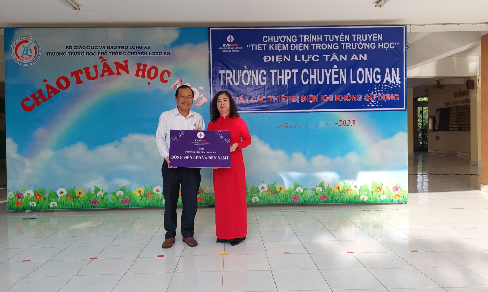 Điện Lực thành phố Tân An tuyên truyền tiết kiệm điện  trong trường học năm 2023