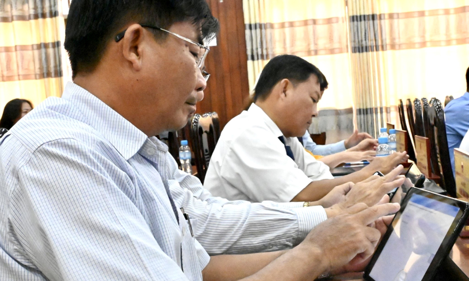  Kỳ họp thứ 14 (chuyên đề) HĐND huyện Bến Lức khóa XII thông qua 03 Nghị quyết
