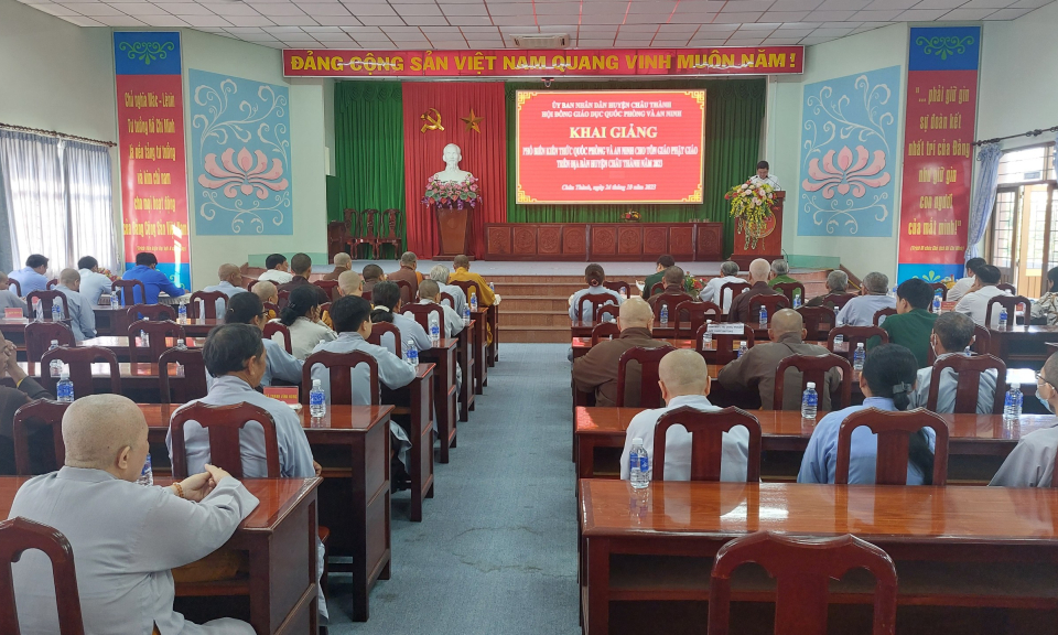 Huyện Châu Thành bồi dưỡng kiến thức quốc phòng và an ninh tôn giáo