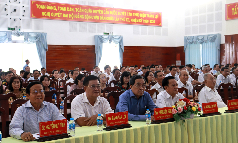 Huyện ủy Cần Đước tổ chức hội nghị thông tin thời sự quý IV năm 2023