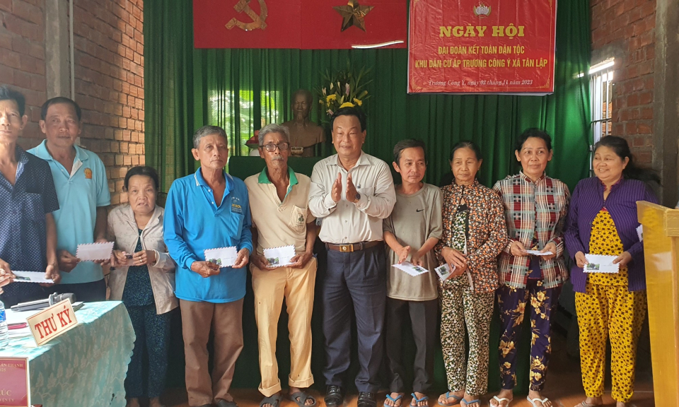 Tân Thạnh tổ chức ngày hội Đại đoàn kết toàn dân tộc năm 2023 tại ấp điểm