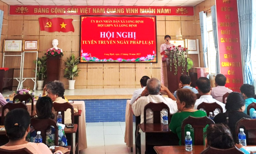 Cần Đước hưởng ứng hoạt động Ngày Pháp luật Việt Nam